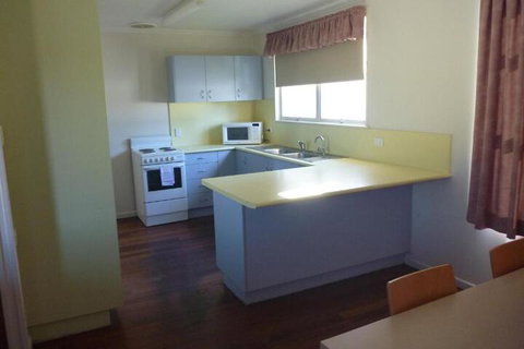 Lake Monduran Holiday Park - Foster Accommodation 4