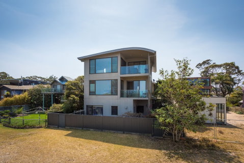 Rolling Waves 3 - Foster Accommodation 3