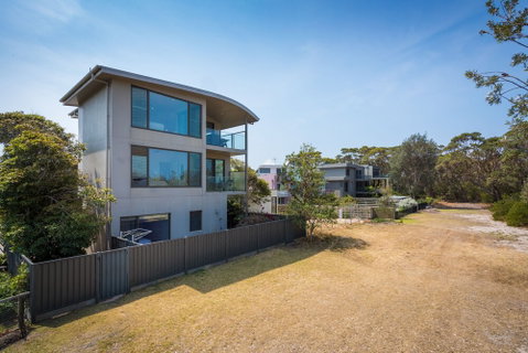 Rolling Waves 3 - Foster Accommodation 2