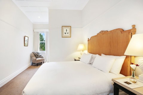 The Robertson Hotel - Foster Accommodation 5