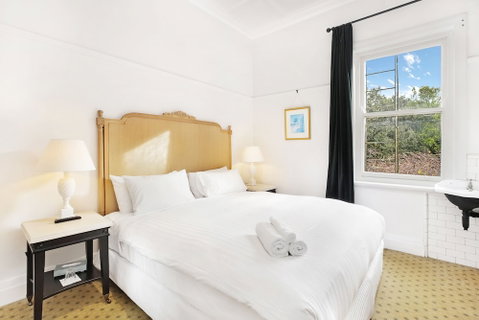 The Robertson Hotel - Foster Accommodation 6
