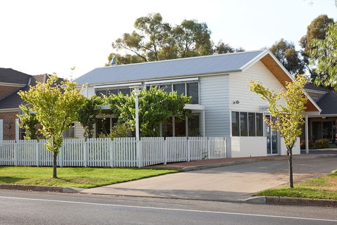 The Horatio - Suites & Motel - Foster Accommodation 1