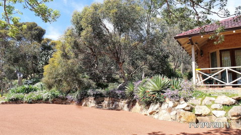 Eleebana Guest House - Foster Accommodation 5