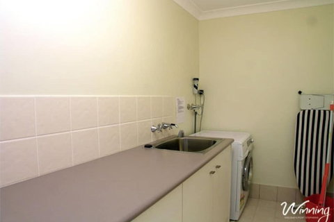 Two Beaches, 74B Blanch Street - Foster Accommodation 2