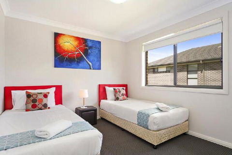 Serviced Houses Casula - Foster Accommodation 4