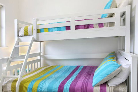 Seaview Sunset Holiday Apartments - Foster Accommodation 5