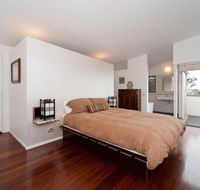 Aquila - Foster Accommodation