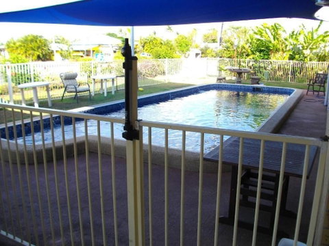 Kurrmine Beach Motel - Foster Accommodation 3