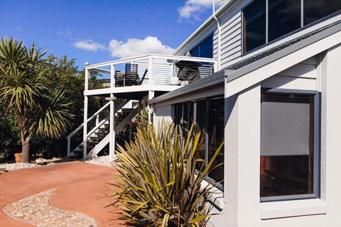 Beach Break - Foster Accommodation 3