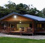 Coconut Beach House - Foster Accommodation