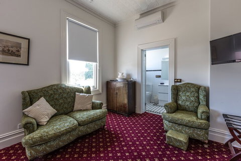 Corner Hotel Alexandra - Foster Accommodation 6