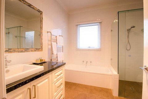 Lithgow Falls Marysville - Foster Accommodation 3