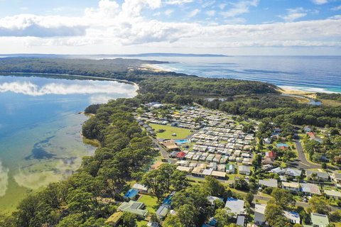 Lakeside Cabins & Holiday Village - Foster Accommodation 1