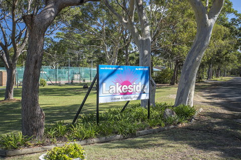 Lakeside Cabins & Holiday Village - Foster Accommodation 2