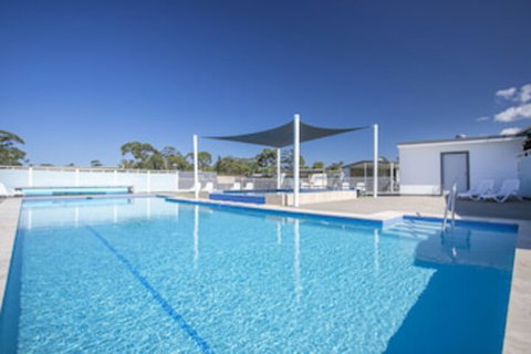 Lakeside Cabins & Holiday Village - Foster Accommodation 0