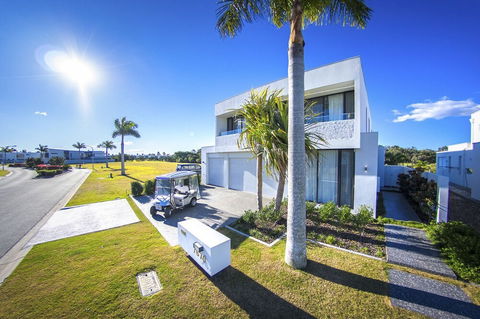 The Pinnacle At Hope Island Resort - Foster Accommodation 0