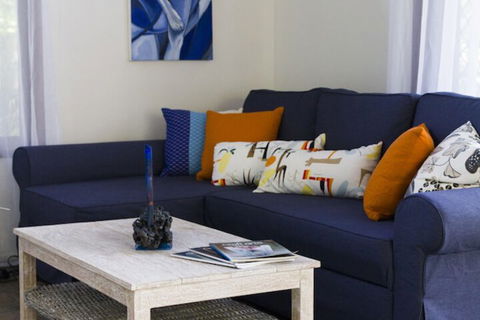 Garasu Lodge - Foster Accommodation 1