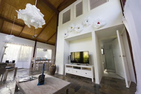 Garasu Lodge - Foster Accommodation 0