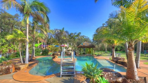 Bays Holiday Park - Foster Accommodation 4