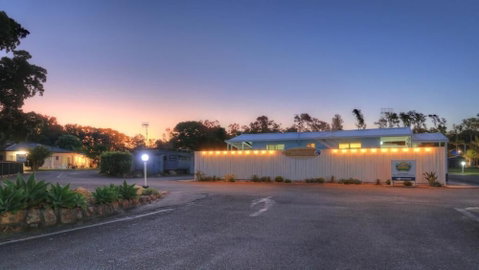 Bays Holiday Park - Foster Accommodation 3