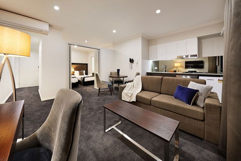 Attika Hotel - Foster Accommodation 5
