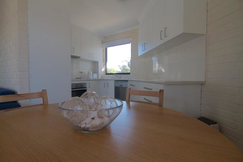 The Sands Holiday Apartments - Foster Accommodation 2