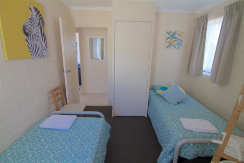 The Sands Holiday Apartments - Foster Accommodation 1