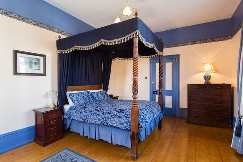 The Grand Old Duke - Foster Accommodation 2