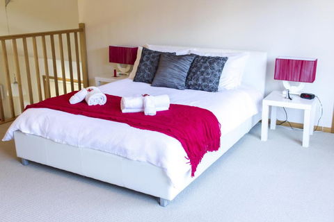 Roosters Rest - Foster Accommodation 4