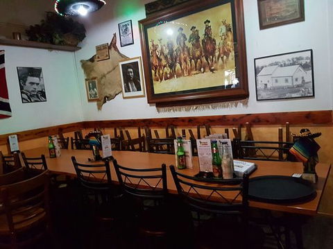 Amigo's Bar & Grill - Foster Accommodation 0