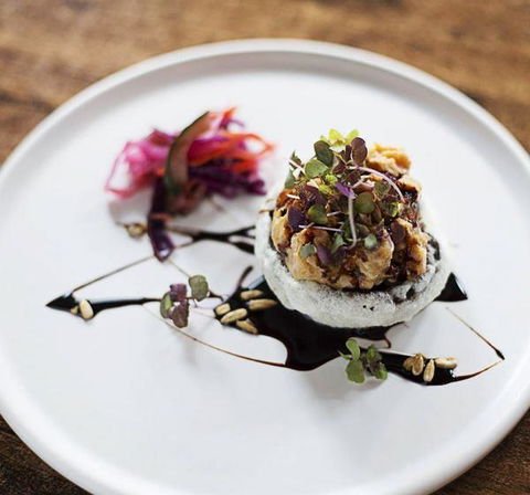 Wabi Sabi Salon - Foster Accommodation 24