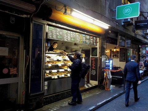 B3 Cafe - Foster Accommodation 0