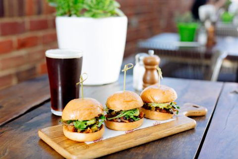 American Hotel Echuca - Foster Accommodation 0