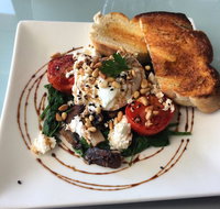 Lake Cafe and Deck - Foster Accommodation