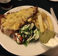 Cunninghams Hotel - Foster Accommodation