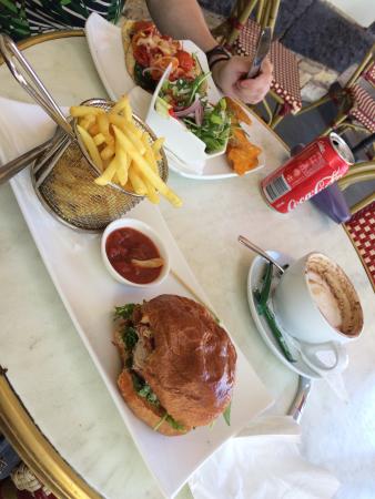 Supreme Bar And Restaurant - Foster Accommodation 0