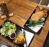 Two Little Owls Cafe - Foster Accommodation