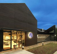 Radius Bar and Grill - Foster Accommodation