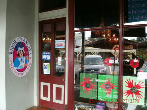 Widow Twankey's Cafe - Foster Accommodation 0