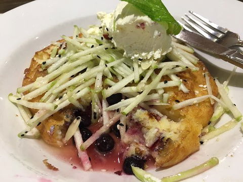 Quince Cafe - Foster Accommodation 0