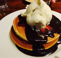 D to D Cafe Restaurant - Foster Accommodation