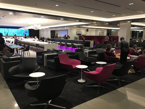Air New Zealand Lounge - Foster Accommodation 0