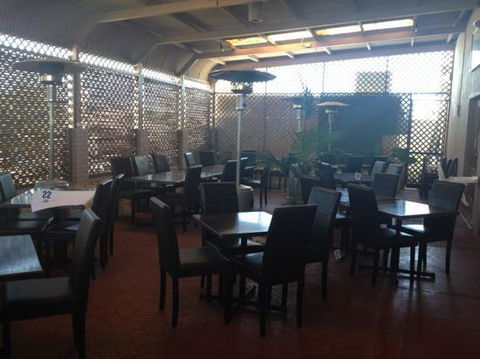 Albany's Indian Tandoori Restaurant - Foster Accommodation 0