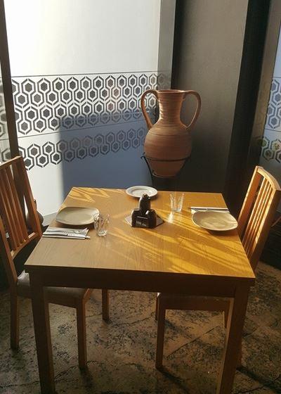 Antiquity Greek Restaurant - Foster Accommodation 3
