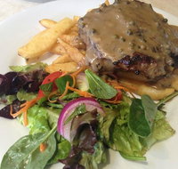 Relish Bar and Grill - Foster Accommodation