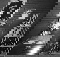 Dark Alley Cafe - Foster Accommodation