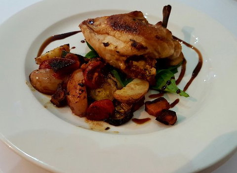 Maverick Bistro - Foster Accommodation 0