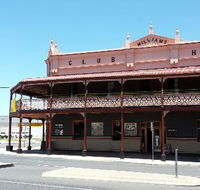 The Club Hotel Experience - Foster Accommodation