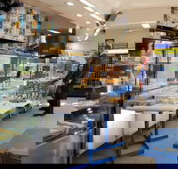 Tony's Chicken Shop - Foster Accommodation