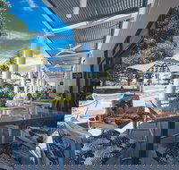 Chop 'n Chill - Foster Accommodation